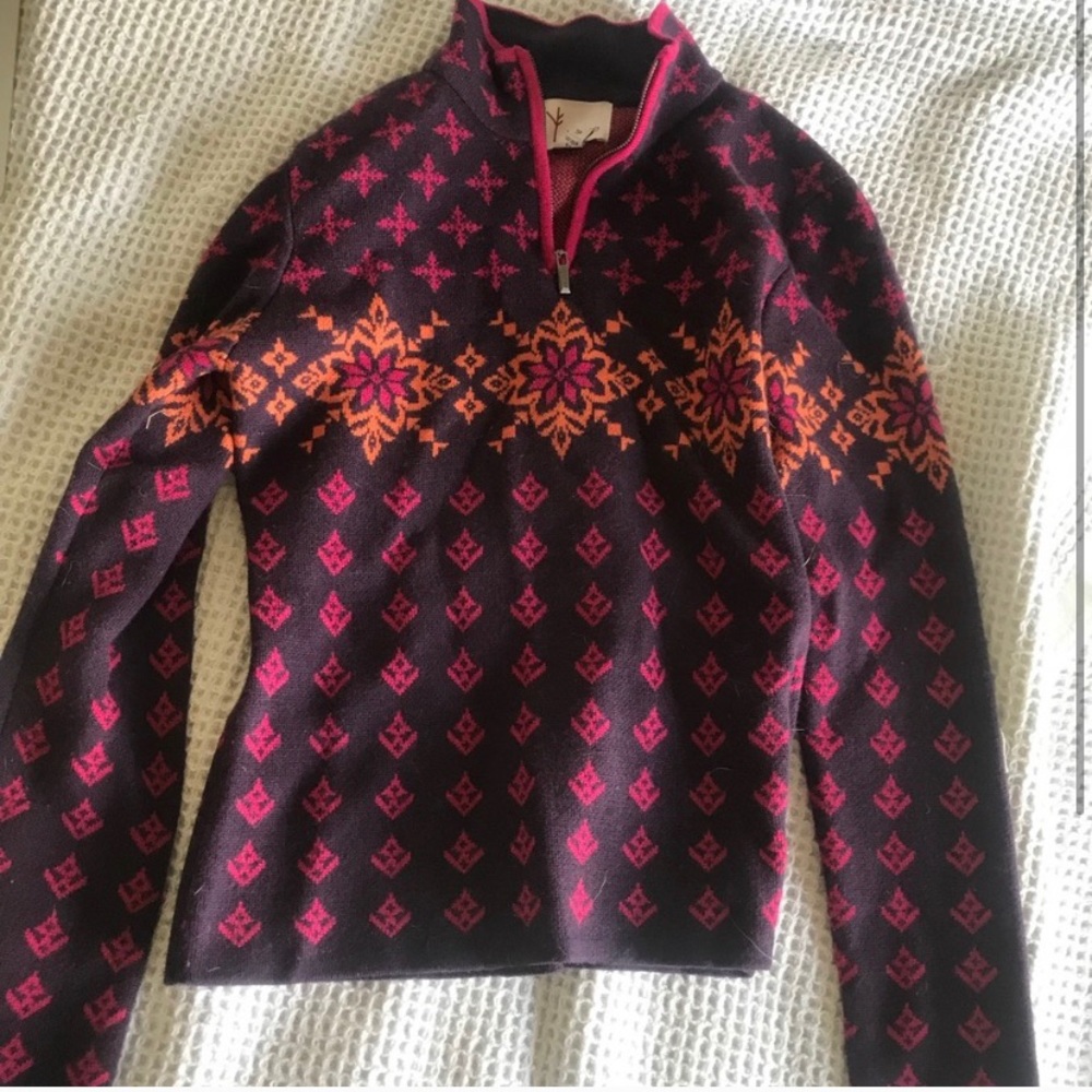 Neve ski sweater